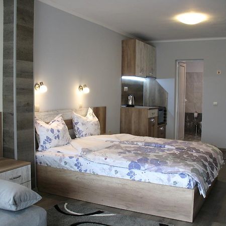 Leon Rent Studio 8 Lägenhet Veliko Tărnovo Exteriör bild