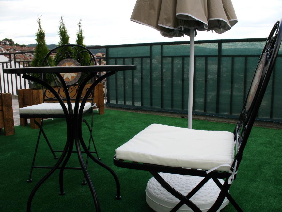 Leon Rent Studio 8 Lägenhet Veliko Tărnovo Exteriör bild