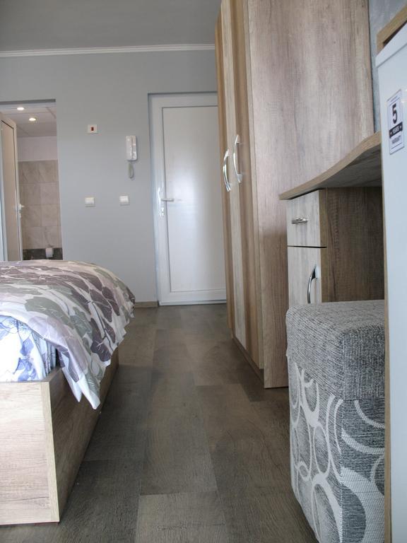 Leon Rent Studio 8 Lägenhet Veliko Tărnovo Exteriör bild