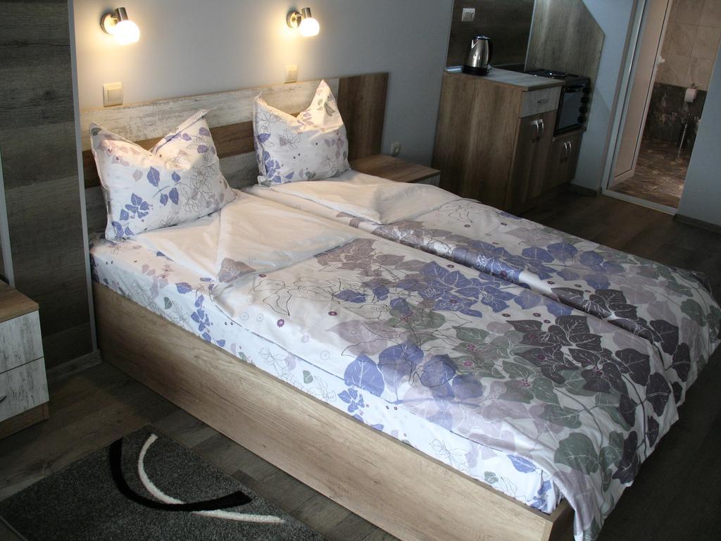 Leon Rent Studio 8 Lägenhet Veliko Tărnovo Exteriör bild