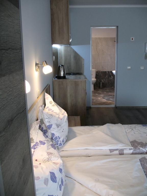 Leon Rent Studio 8 Lägenhet Veliko Tărnovo Exteriör bild