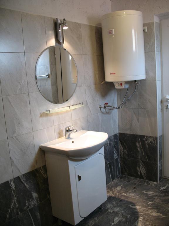 Leon Rent Studio 8 Lägenhet Veliko Tărnovo Exteriör bild