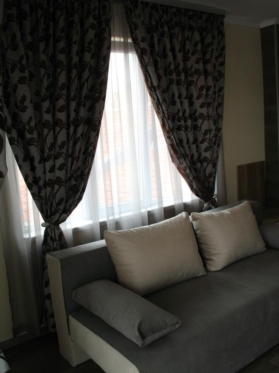 Leon Rent Studio 8 Lägenhet Veliko Tărnovo Exteriör bild