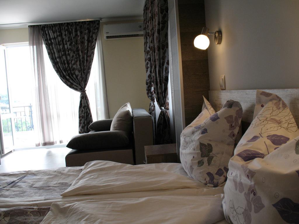 Leon Rent Studio 8 Lägenhet Veliko Tărnovo Exteriör bild