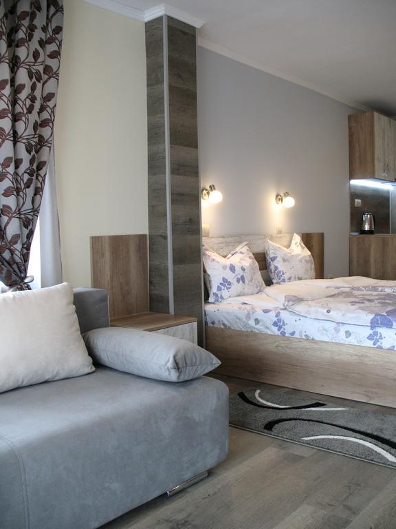Leon Rent Studio 8 Lägenhet Veliko Tărnovo Exteriör bild