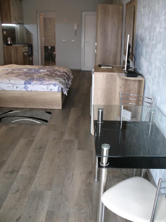 Leon Rent Studio 8 Lägenhet Veliko Tărnovo Exteriör bild